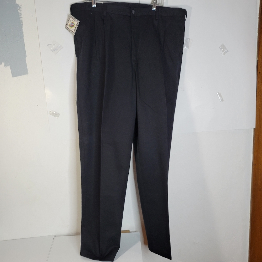 NWT Mens Flyers Authentic Khakis Pleated Teflon Black Size 42 X 32